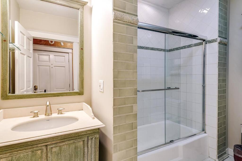 شقة Historic And Unique Brownstone In Gold Coast - Downtown - 3 شيكاغو المظهر الخارجي الصورة