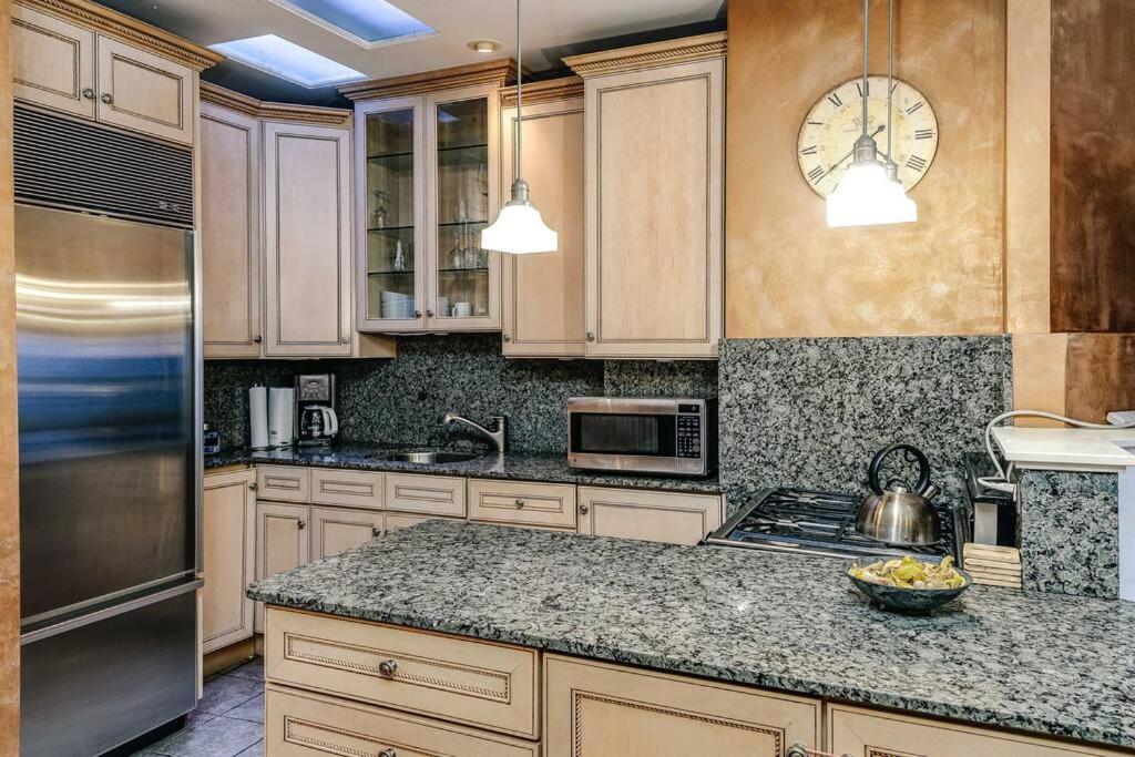 شقة Historic And Unique Brownstone In Gold Coast - Downtown - 3 شيكاغو المظهر الخارجي الصورة