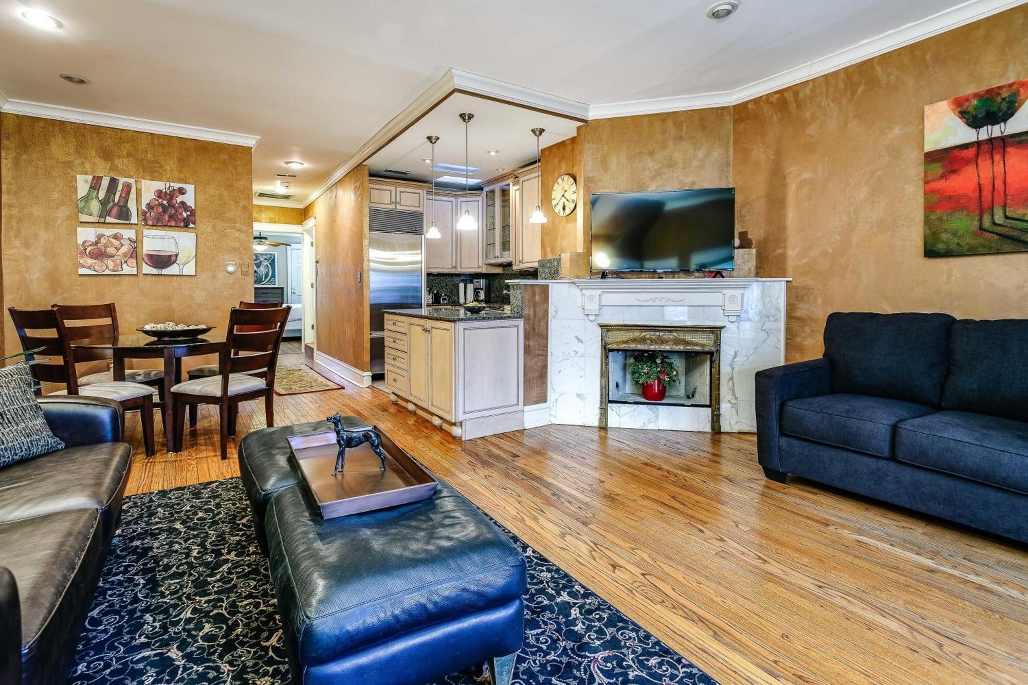 شقة Historic And Unique Brownstone In Gold Coast - Downtown - 3 شيكاغو المظهر الخارجي الصورة